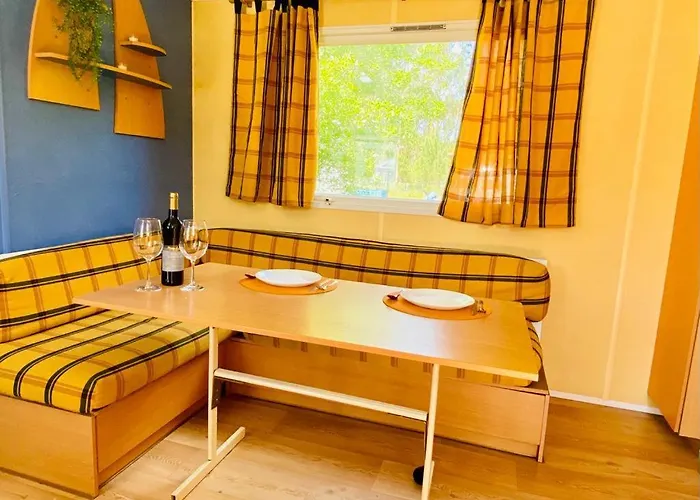 Aldeamento Turístico Bumgalow 5x