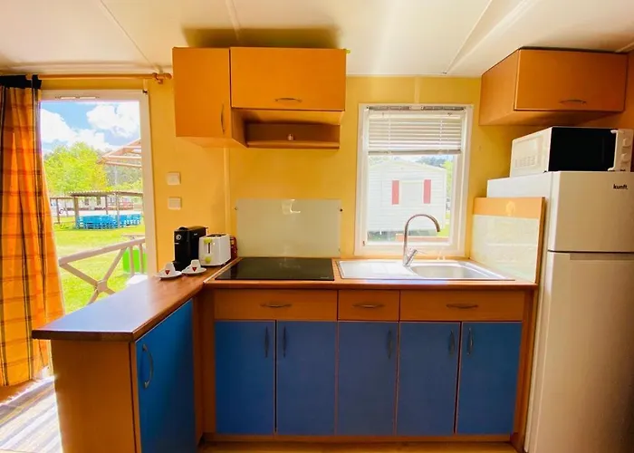 Aldeamento Turístico Bumgalow 5x *