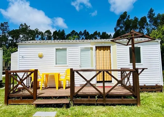 Aldeamento Turístico Bumgalow 5x *